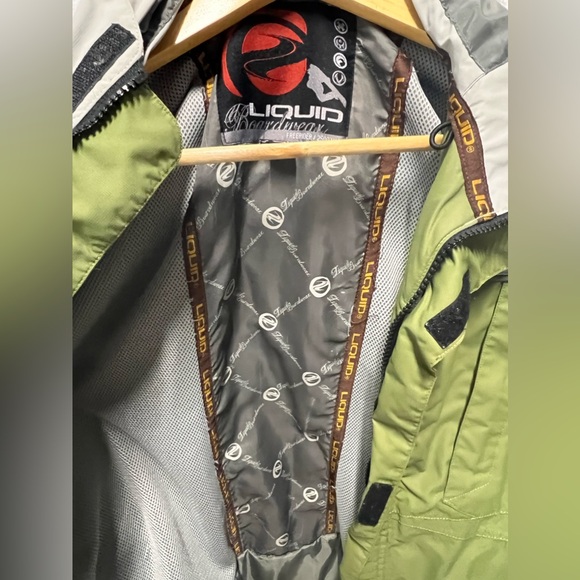 Boys Size Large ‘LIQUID’ jacket - Picture 4 of 7